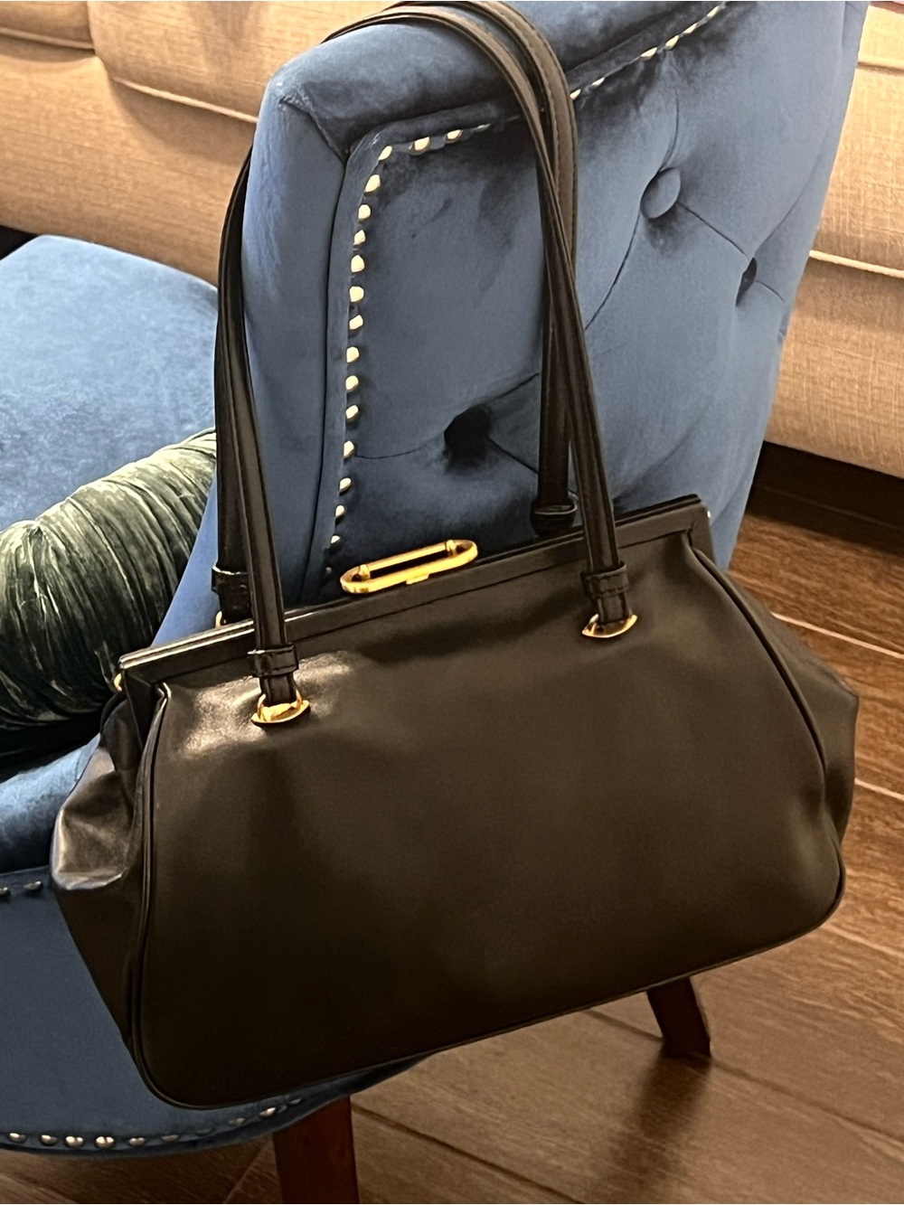 Koret Luxe Black Leather Structured Handbag Gold Hardware
